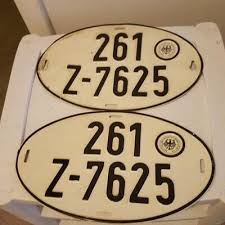 Antique Baby Carriage Metal and Wood Porcelaine | EstateSales.org