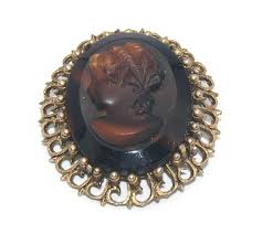 Stunning Vintage Cameo Hand Carved Tortoise Shell Glass Brooch Pendant. - Etsy Norway