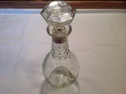 Vintage Glass Hiram Walker & Sons, Bourbon, Whiskey Decanter. Pristine Condition - Etsy Canada