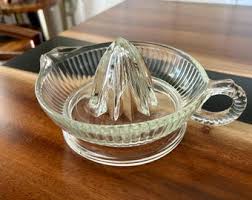 Vintage Universal Aluminum Manual Juicer by L.F @ Co./new Britain Ct/made in Usa/1940-1965/vintage Juicer - Etsy