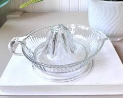 Vintage Reamer - Vintage Metal Juicer - Metal Hand Crank Reamer - Vintage Hand Juicer - Gem Squeezer - Qual-nichols Co - B32 - Etsy