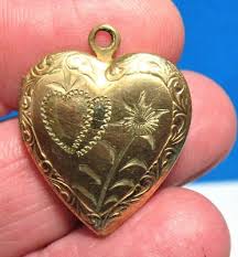 GOLD FILLED HEART LOCKET VINTAGE HEART FLOWER 2.6 GRAMS 20 X ...