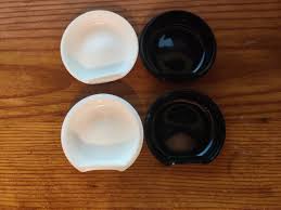 NEW TUPPERWARE set of SMALL ROUND SALT & PEPPER ...