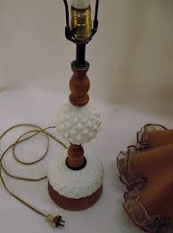 Early American Style White Diamond Cut Milk Glass Table Lamp - Etsy Israel