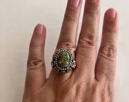 Vintage Sarah Coventry 1969 'cleopatra' Gold Tone Marbled Green Cabochon Poison Adjustable Ring - Etsy
