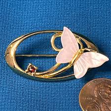 LOVELY VINTAGE GOLD TONE OVAL w/MOTHER OF ...