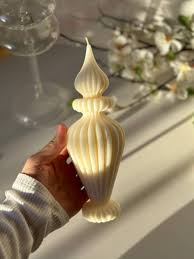 Cecile Candle Black Cardamom & Cream – Inside