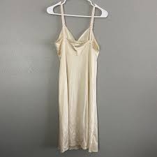 Vintage Montgomery Ward Beige Classic Nylon Knee Length Slip ...