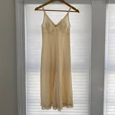 Vintage Vanity Fair Cream Beige Lace Trip Full Slip Size 30 ...