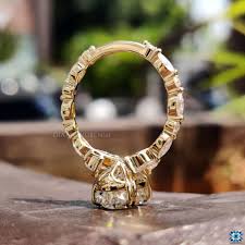 Oval Moissanite Engagement Ring - Glowing Affection