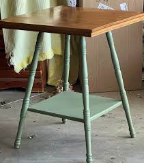 FREE desk, must be picked up today at 207 Backstreet in West ...