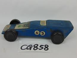 VINTAGE GOLD PINEWOOD DERBY CAR. HANDMADE OLD BLUE PINE WOOD ...