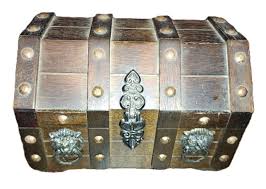 Wood Treasure Pirate Chest Bar Set 2 Amber Liquor Decanters ...