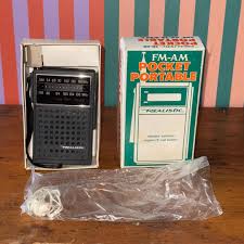 Vintage 1980s Radio Shack Realistic 12-635A FM AM Pocket Portable Transistor Radio 9V Battery Solid State Electronics Retro | Works Great! - Etsy