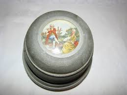 Vintage Victorian Man & Woman Powder Puff Wind-Up Musical ...