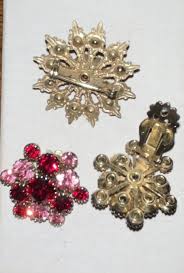 ESTATE VTG RHINESTONE DEEP RED & PINK CRYSTALS GOLDEN CLIP-ON EARRINGS / BROOCH | eBay