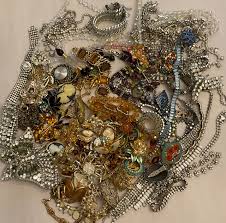 273 PC ANTIQUE Vintage Estate Costume Jewelry Some Signed. Lot 541 $138.96 - PicClick CA