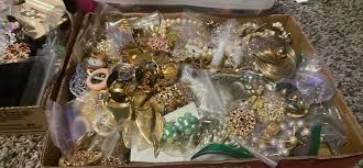 6 lots of jewelry
