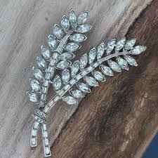 Albion Brooch - Etsy