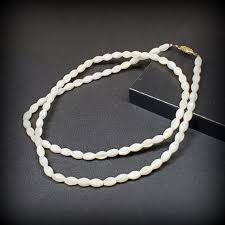 Vintage Timeless Mother of Pearl Necklace, White MOP ...