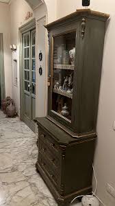 Wooden sideboard with display case, 19th century | intOndo