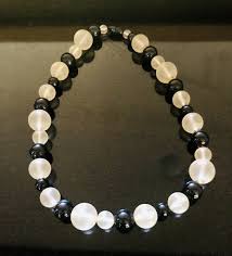 Vintage Black And Frosted White Lucite Bead Necklace 16” | eBay