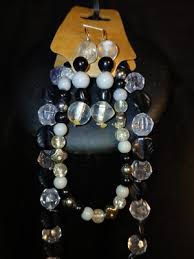 Beautiful Stretchy Glass Bead Necklace, Bracelet, & Fishhook ...
