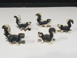 Lot Of 5 Skunks Vintage Plastic Animals Hong Kong | eBay