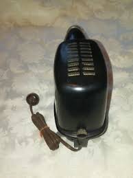 VINTAGE BURTON BAKELITE SLIDE PROJECTOR. MANUFACTURED IN ...