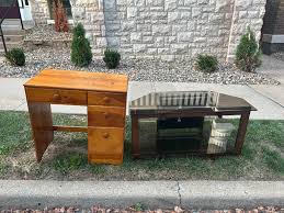 Audrey - Free tv stand and small children's desk on 29th st between Campbell and Harrison. | Facebook