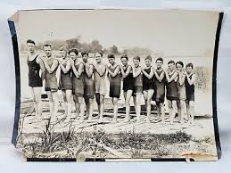 ANTIQUE MEN SWIMMERS SWIMING TEAM FAMILY VINTAGE ORIGINAL BLACK AND WHITE OLD | eBay