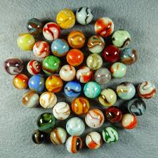 ASSORTED MACHINE MADE, Swirl. 44 marbles. Mostly Alley. sold at auction on 24th August | Block's Marble Auctions