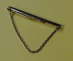 GENTS FLAT STANDARD GOLDTONE VINTAGE TIE CLIP WITH CHAIN. | eBay