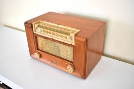 Red Oak Wood 1947 Motorola Model 67X13 Vacuum Tube AM Radio ...