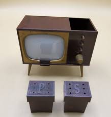 Tiny TV television Mid Century Modern Salt & Pepper photo ...