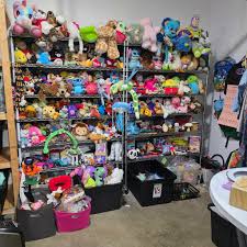 Huge Show Tonight! Lot of Toys Plush Collectibles and more ...