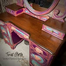 TEXAS GYPSY STYLE | You Should Definitely SWIPE >>>To See More Photos of this Vintage Vanity w/Oval Mirror! Texas Gypsy Style + @daydreamapothecarypaint “Free... | Instagram