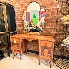 Summer but make it dressy 💛🧸