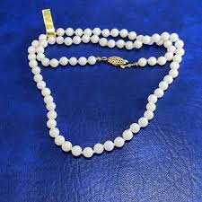 Vtg R.O.C. White Glass Minimalist Bead Horse Eye Box Clasp ...