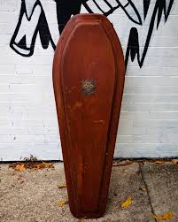 Gorgeous late 1800s Victorian child's toe-pincher coffin. It ...