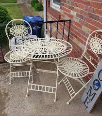 Alpine Corporation 3-Piece White Bistro Patio Dining Set Steel Round Table with 2 Stackable Stationary Chairs KIY212A-WT at Lowes.com