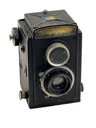 At Auction: Vintage Voighander Brilliant Camera