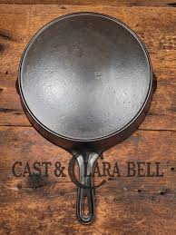 Beautiful 1920's Vollrath #8 Cast Iron Skillet with Heat Ring – Cast & Clara Bell