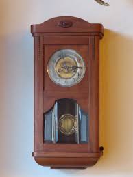 File:Janske Lazne 2022 P114 Hotel Lesní dum pendulum wall clock.jpg - Wikimedia Commons