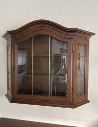 Vitrine mit Glaseinlegeböden - Original Antique Furniture