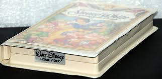 Walt Disney's Snow White And The Seven Dwarfs (VHS ...