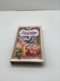 Snow White and the Seven Dwarfs Walt Disney's Masterpiece ...