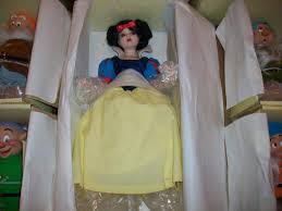 Disney Snow White and 7 Dwarfs Porcelain Doll Set Limited Edition | eBay