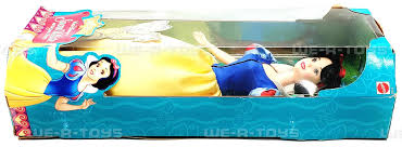 Disney's Classic Snow White and the Seven Dwarfs Doll No 21932 Mattel 1998 NEW - We-R-Toys