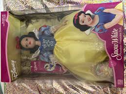 Snow White Keepsake Porcelain Doll · Whatnot: Shop, Sell, Connect